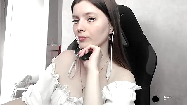 cute elfy  online show from September 12, 2:06 pm