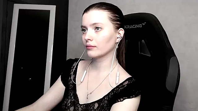 cute elfy  online show from September 19, 4:33 pm