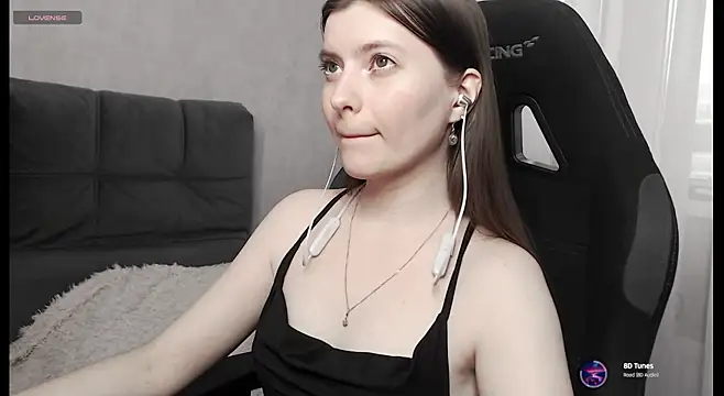 cute elfy  online show from November 7, 1:59 pm