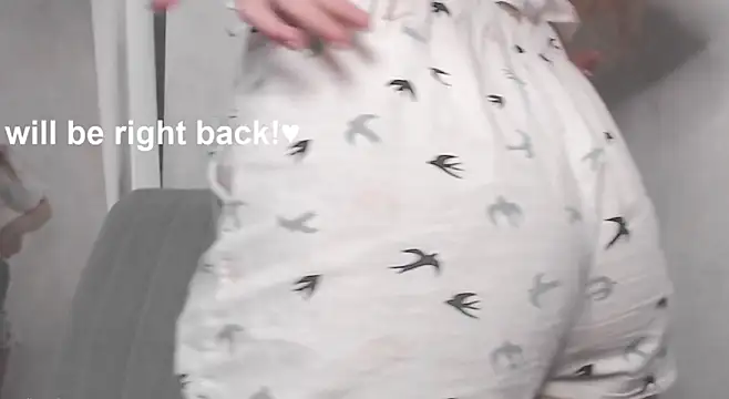 cute elfy  online show from January 9, 2:24 pm