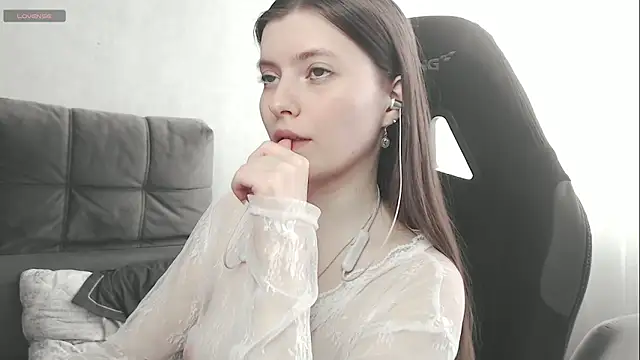 cute elfy  online show from October 30, 11:19 am