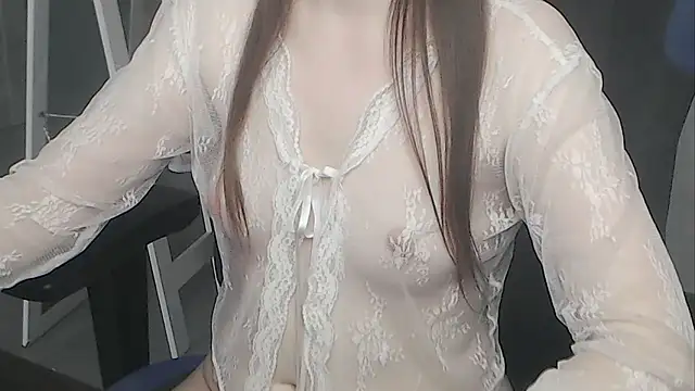 cute elfy  online show from March 24, 1:33 pm