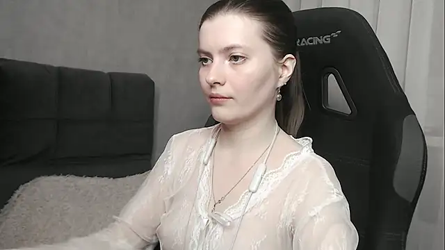 cute elfy  online show from November 12, 2:32 pm