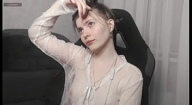 cute elfy  online show from December 5, 2:48 pm