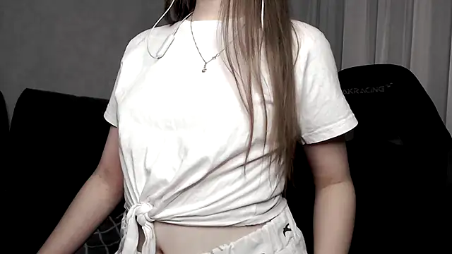 cute elfy  online show from October 14, 3:23 pm