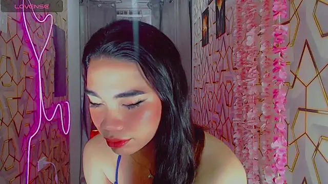 DreamGirlMia online show from May 23, 3:38 am