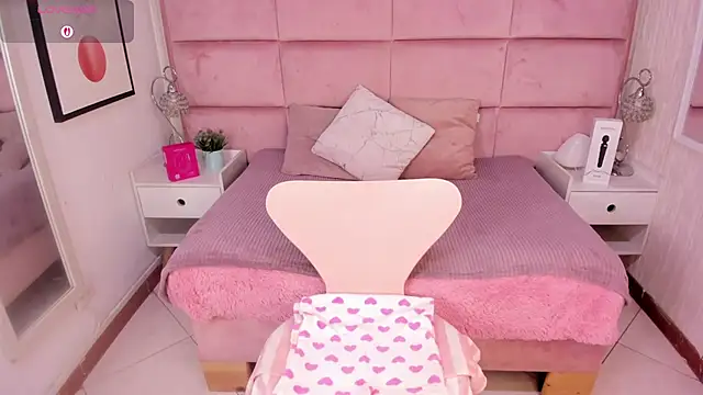 Snapshot of Janah_Myers chatting on November 21, 1:21 pm Janah Myers online show from November 21, 1:21 pm