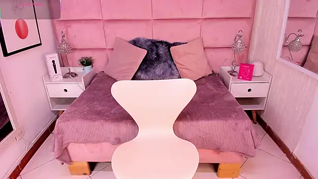 Janah Myers online show from December 20, 12:52 pm