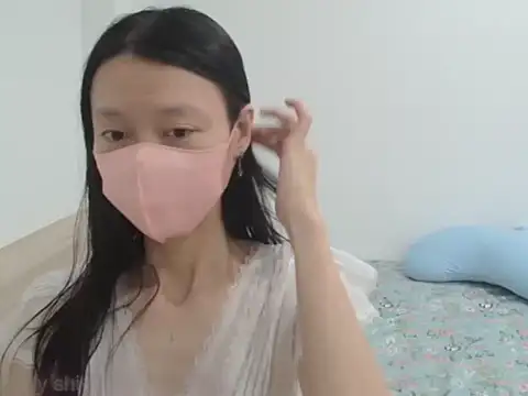 Snapshot of AlinaBaby_x chatting on October 13, 6:31 pm AlinaBaby x online show from October 13, 6:31 pm
