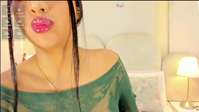 SalomeeBell online show from June 11, 8:28 pm