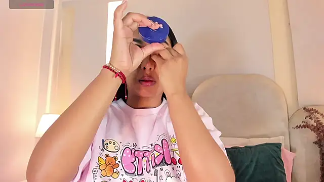 SalomeeBell online show from December 2, 8:21 pm