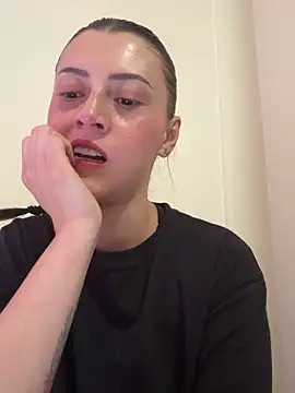 MiaLune Pink online show from October 4, 8:54 pm