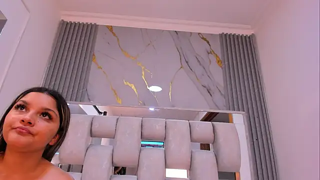 Wonderkloe  online show from April 27, 7:34 pm