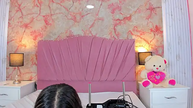 Wonderkloe  online show from March 20, 3:18 am