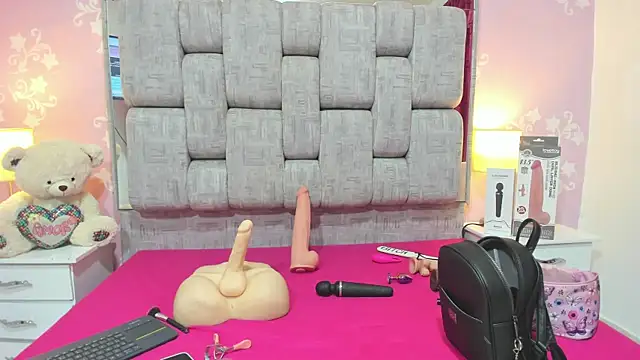 Wonderkloe  online show from November 29, 2:34 am