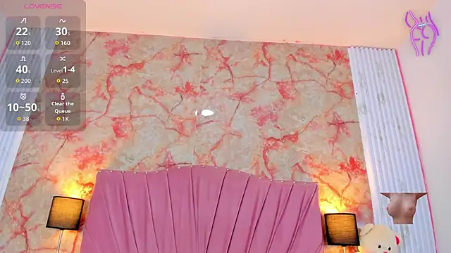 Wonderkloe  online show from March 16, 2:30 am