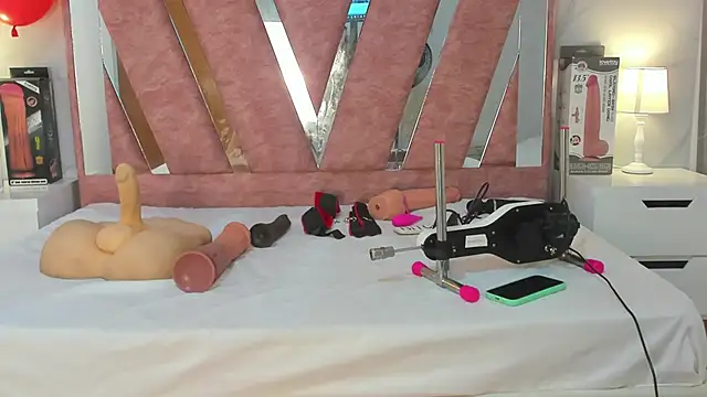 Wonderkloe  online show from February 17, 7:33 pm