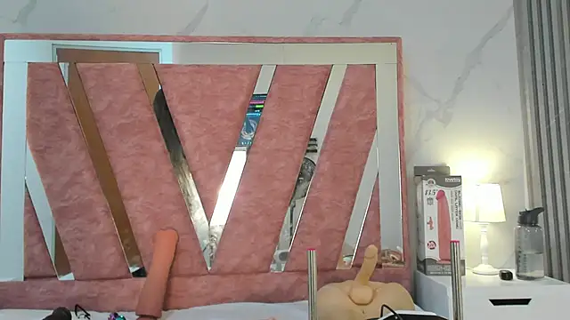 Wonderkloe  online show from February 15, 1:28 am