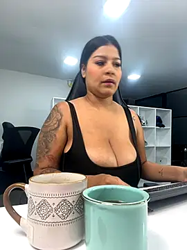 Snapshot of megan_bigboobs_ chatting on October 14, 11:11 am megan bigboobs online show from October 14, 11:11 am