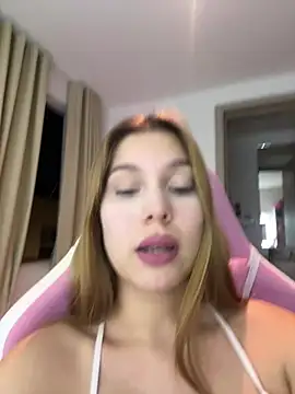Snapshot of Nikii__ chatting on May 26, 1:47 am Nikii online show from May 26, 1:47 am