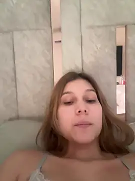 Snapshot of Nikii__ chatting on May 29, 4:02 pm Nikii online show from May 29, 4:02 pm