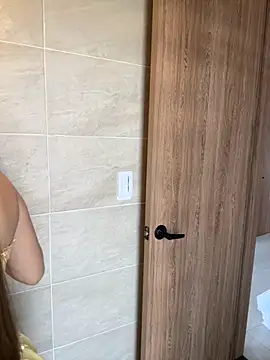 Nikii   online show from October 30, 1:20 pm