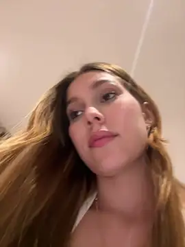 Snapshot of Nikii__ chatting on June 15, 4:23 am Nikii online show from June 15, 4:23 am
