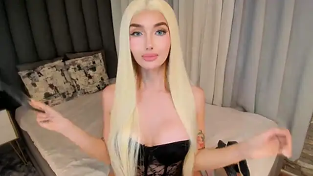 EmeraldGreyson online show from February 21, 6:15 am