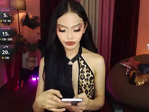 Snapshot of Asianprincess69 chatting on October 18, 12:45 am Asianprincess69 online show from October 18, 12:45 am