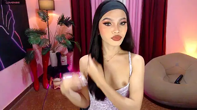 Snapshot of Asianprincess69 chatting on October 4, 6:59 am Asianprincess69 online show from October 4, 6:59 am