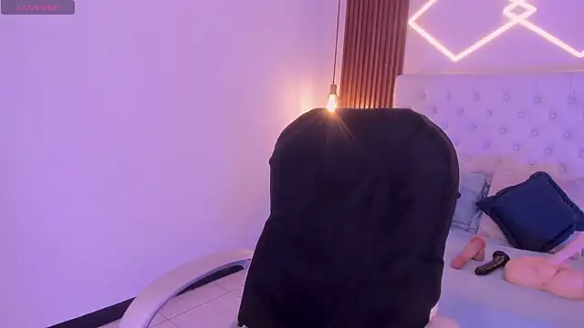 Miiaa jones online show from March 28, 1:56 pm