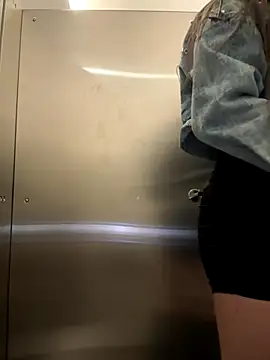 Isabella21  online show from January 8, 10:05 pm