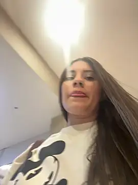 Isabella21  online show from November 10, 11:32 pm