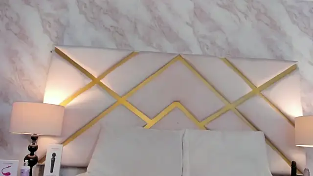 LorenBeiker- online show from December 15, 11:38 am