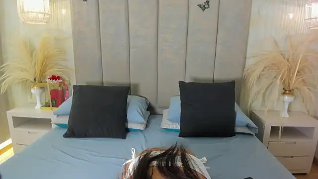leaahcashh online show from October 7, 7:59 pm