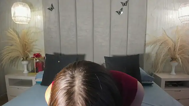 leaahcashh online show from October 31, 4:20 am