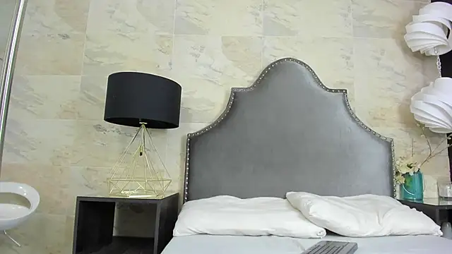 abigail silver  online show from October 8, 12:17 pm