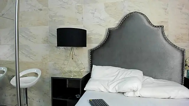 abigail silver  online show from October 15, 12:24 pm