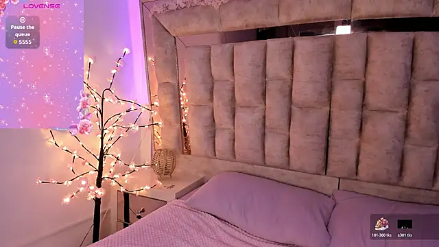 -Melissa online show from October 23, 4:11 am