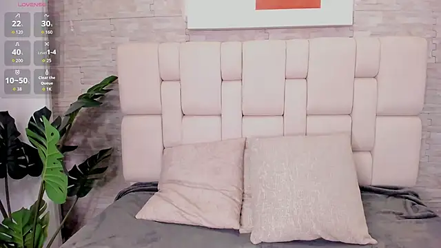 Snapshot of estefanyy_ chatting on September 24, 12:11 pm estefanyy online show from September 24, 12:11 pm