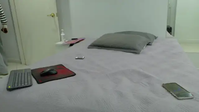 Snapshot of BeccaReedd chatting on October 9, 2:23 am BeccaReedd online show from October 9, 2:23 am