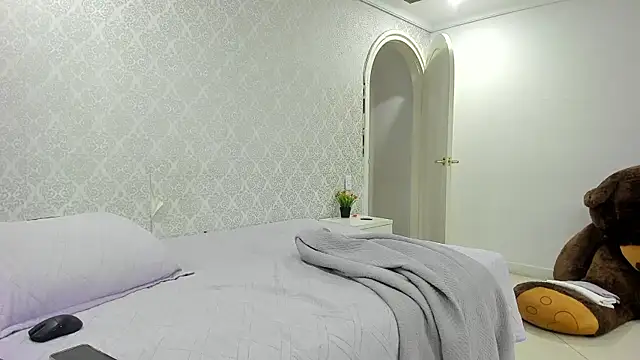 BeccaReedd online show from November 9, 11:03 am