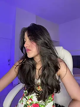 Snapshot of julieta_jhonss chatting on May 9, 2:37 am julieta jhonss online show from May 9, 2:37 am