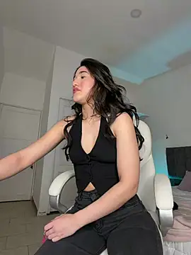 Snapshot of julieta_jhonss chatting on June 12, 2:42 am julieta jhonss online show from June 12, 2:42 am