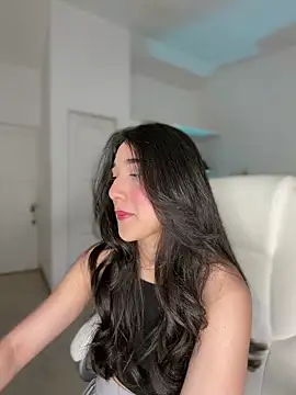 Snapshot of julieta_jhonss chatting on June 18, 2:10 am julieta jhonss online show from June 18, 2:10 am