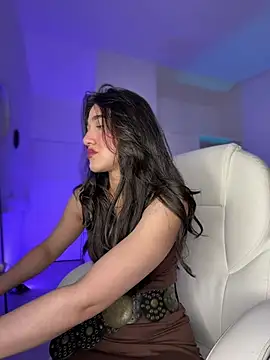 Snapshot of julieta_jhonss chatting on June 6, 2:17 am julieta jhonss online show from June 6, 2:17 am