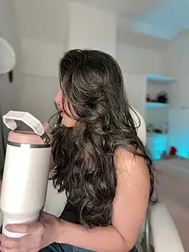 Snapshot of julieta_jhonss chatting on June 11, 2:33 am julieta jhonss online show from June 11, 2:33 am