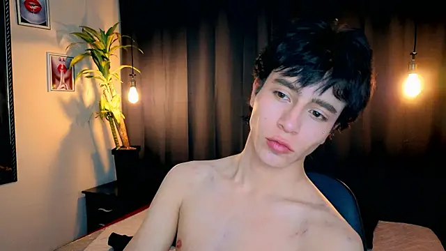 Snapshot of Christopher_77 chatting on November 6, 3:54 am Christopher 77 online show from November 6, 3:54 am