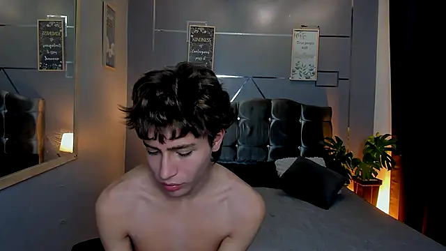 Christopher 77 online show from October 17, 1:57 pm