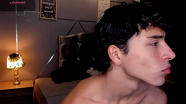 Snapshot of Christopher_77 chatting on November 24, 1:44 pm Christopher 77 online show from November 24, 1:44 pm